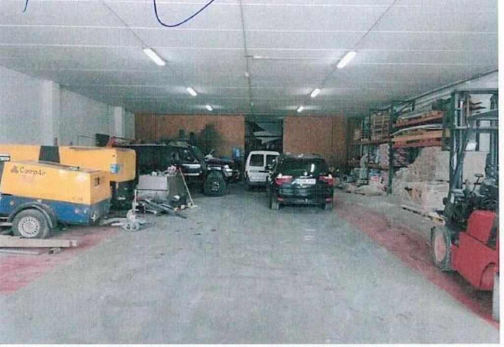 Imagen 3 de NAVE INDUSTRIAL DE ALQUILER EN ZONA PRIVILEGIADA DE LA C-55 EN CASTELLGALÍ A PIE DE CARRETERA