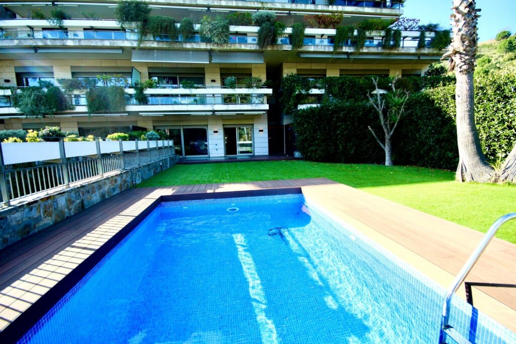 en exclusivo complejo Torre Vilana