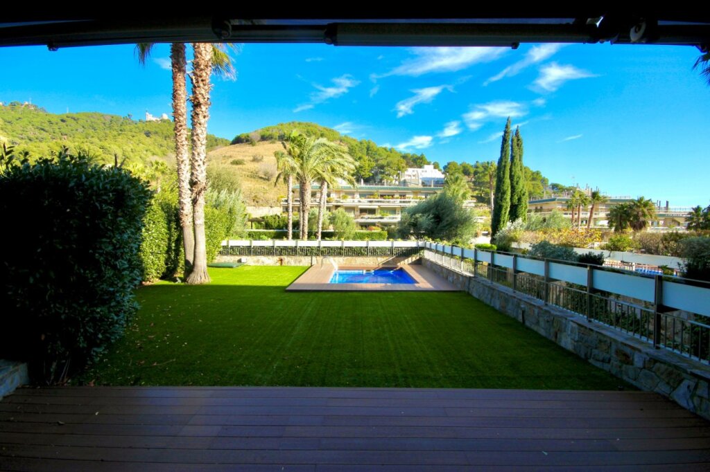 en exclusivo complejo Torre Vilana