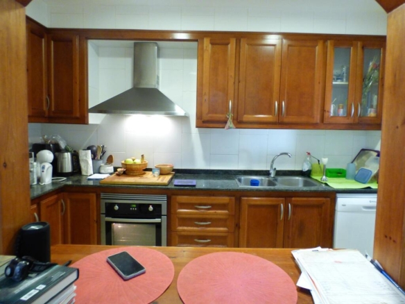 Imagen 2 de Casa de Planta Baja Reformada en Venta en Cardona – Con Solárium y 3 Habitaciones Dobles