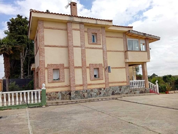 Imagen 1 de Casa-Chalet en Venta en Lucillos Toledo