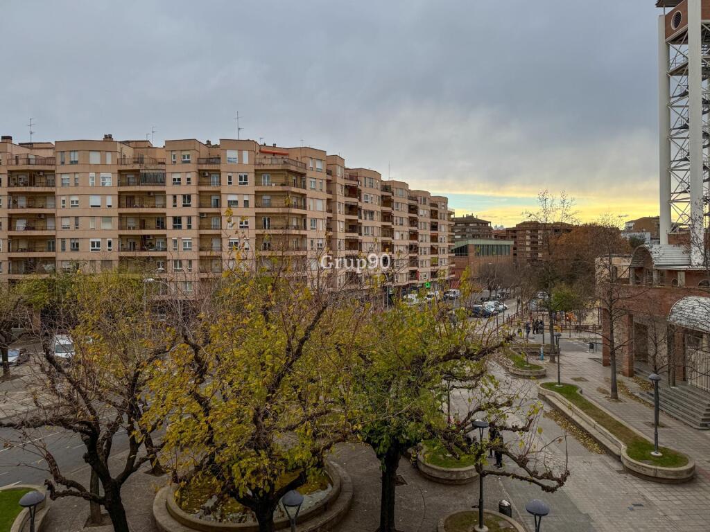Imagen 2 de ¡Gran Oportunidad de Inversión en la Zona Alta de Lleida! ?✨