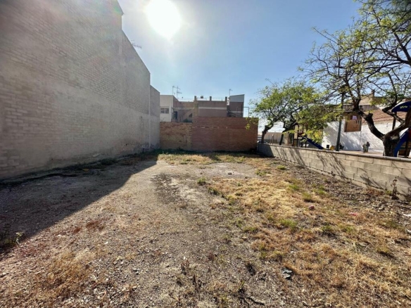 Imagen 3 de Parcela céntrica en la Cava para construcción de casa