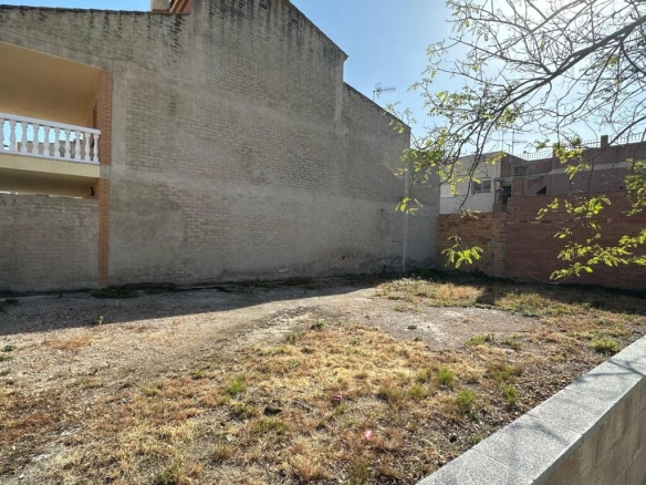 Imagen 4 de Parcela céntrica en la Cava para construcción de casa