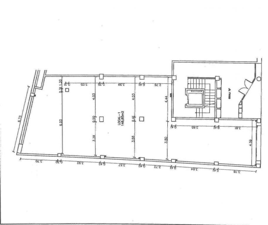 Imagen 2 de LOCAL COMERCIAL O GARAJE EN ALQUILER DE 165M2 CERCA DEL CENTRO DE MANRESA