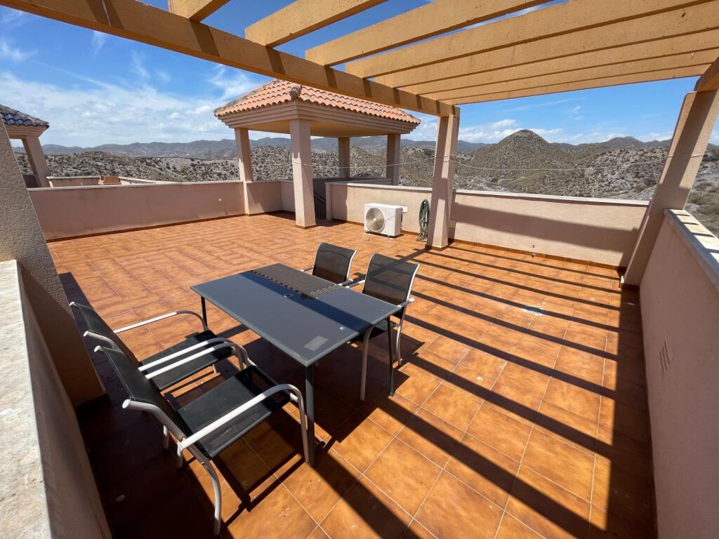 Imagen 2 de Apartamento con solarium con vistas despejadas al mar y a la sierra