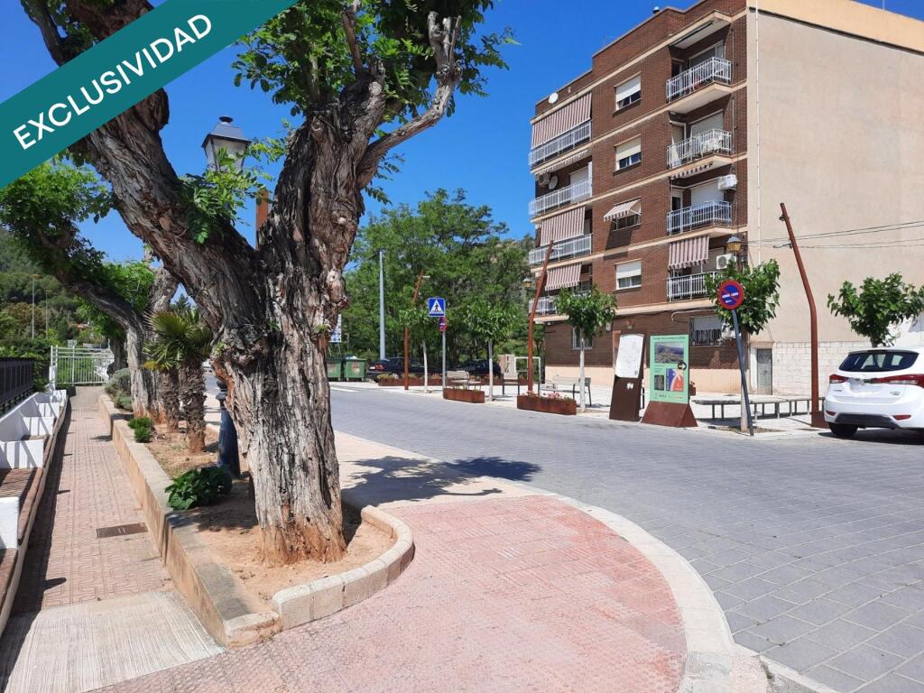Imagen 2 de Solar urbano esquinero en Olocau