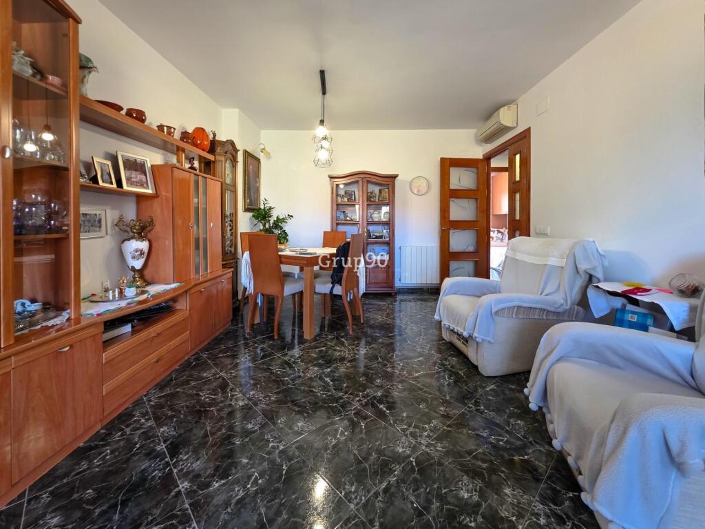 Imagen 2 de ? SE VENDE PISO EN ALCARRÀS CON BOX INDEPENDIENTE – ¡IDEAL COMO PRIMERA VIVIENDA O INVERSIÓN! ?