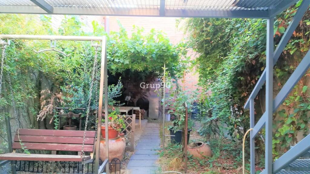 Imagen 2 de EXCLUSIVA APIALIA -Casa Reformada con Jardín y Terraza en Bell-lloc d’Urgell  APIALIA