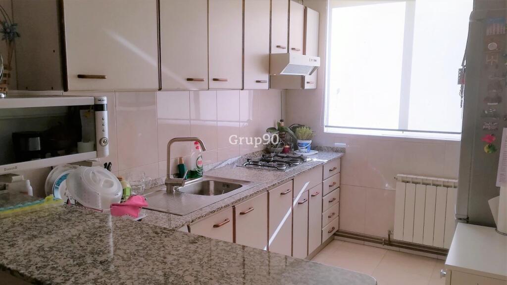 Imagen 3 de EXCLUSIVA APIALIA -Casa Reformada con Jardín y Terraza en Bell-lloc d’Urgell  APIALIA