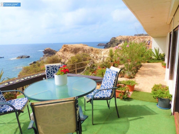 Imagen 3 de VENTA DE CHALET EN 1º LINEA DEL FARO DE CABO DE PALOS