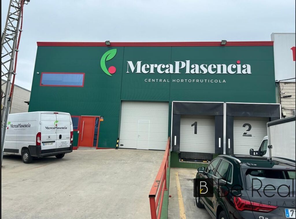 Imagen 3 de INVERSIÓN ESTRATÉGICA: NAVE INDUSTRIAL NUEVA EN VENTA EN PLASENCIA