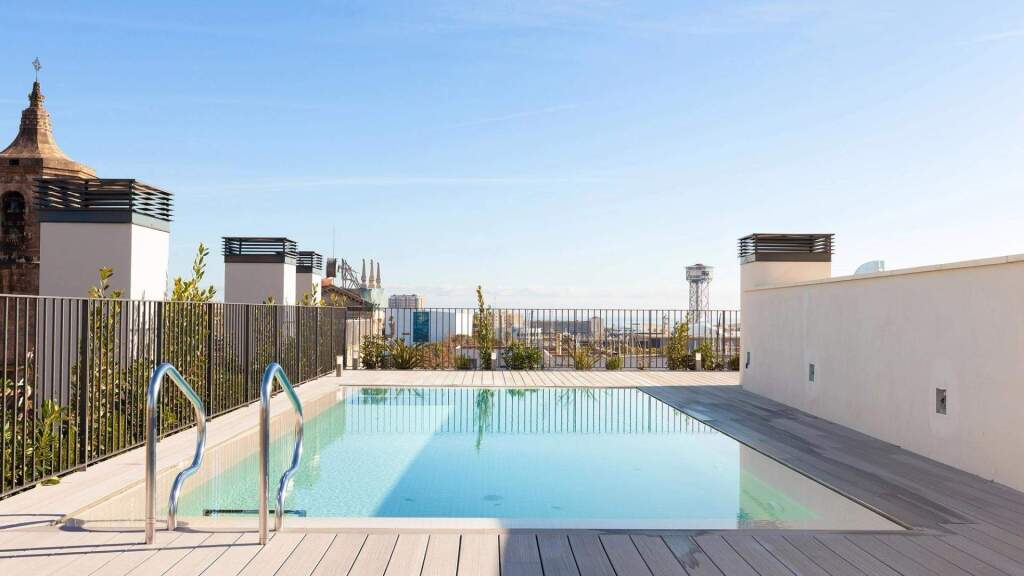 Imagen 2 de Ático exclusivo con terraza y piscina privada en edificio histórico del Barrio Gótico
