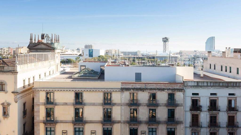 Imagen 3 de Ático exclusivo con terraza y piscina privada en edificio histórico del Barrio Gótico