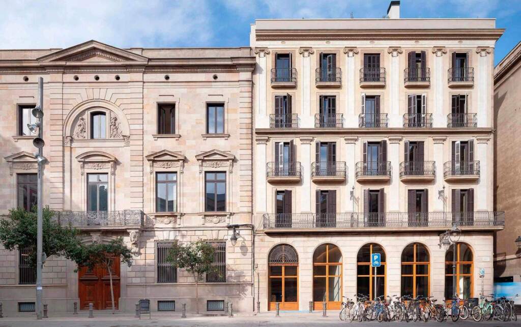Imagen 4 de Ático exclusivo con terraza y piscina privada en edificio histórico del Barrio Gótico