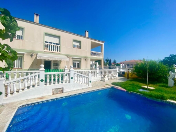 Imagen 1 de Fantástico chalet a 50m del mar