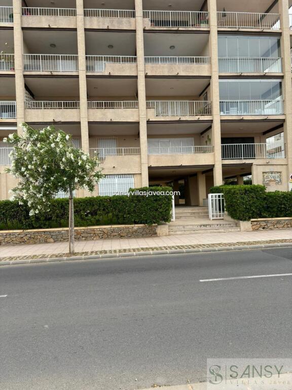 Imagen 3 de Local comercial en Venta en Javea/Xabia Alicante