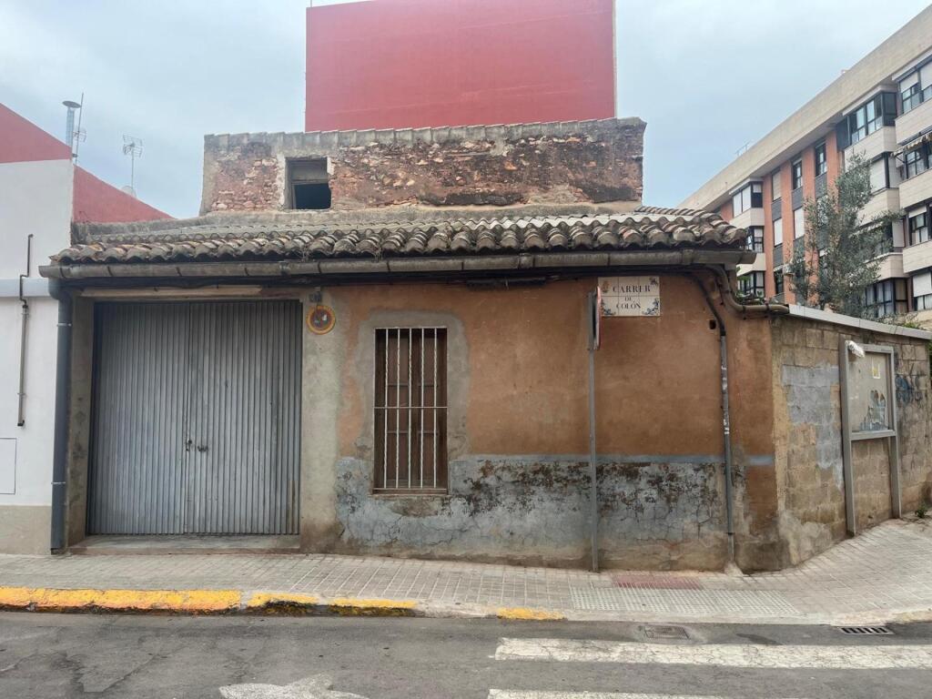 Imagen 3 de Oportunidad única: Solar urbano edificable en el centro de Moncada