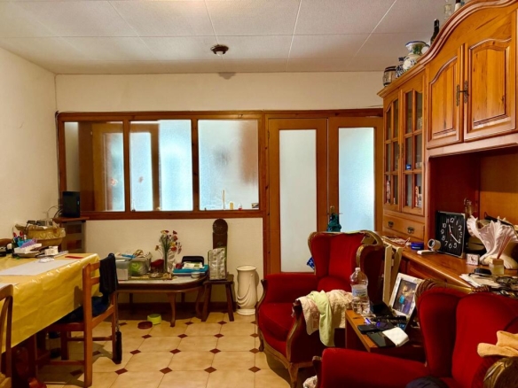 Imagen 2 de Casa con garaje en el centro del pueblo