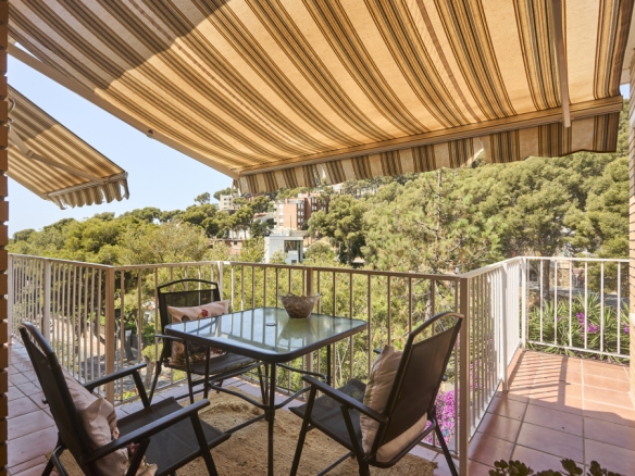 Imagen 2 de Casa-Chalet en Venta en Castelldefels Barcelona LES BOTIGUES DE SITGES