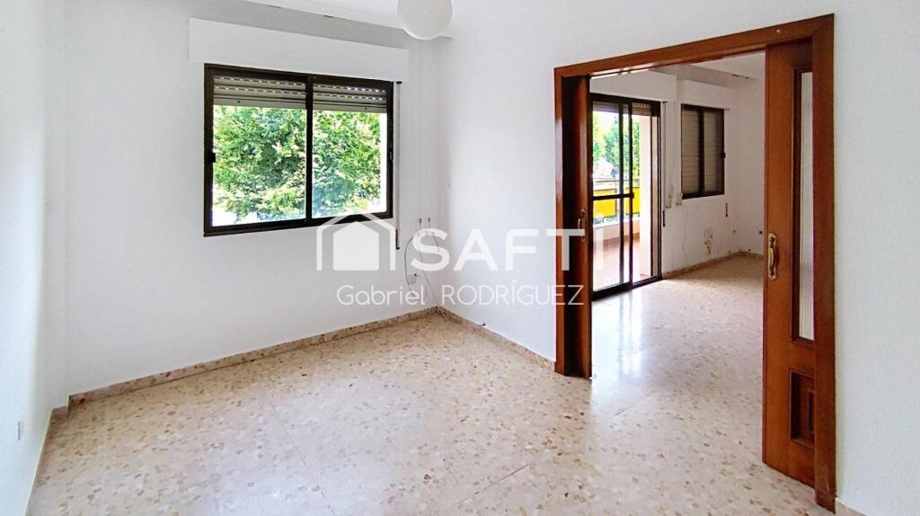 Imagen 4 de ¡Oportunidad única en el corazón de Badajoz! Piso en venta en Paseo de San Francisco