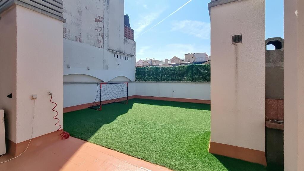 Imagen 2 de Atico de 4 dormitorios con terraza de 80m2