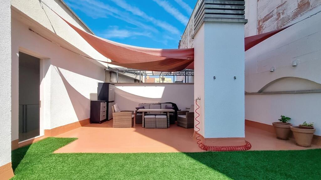 Imagen 3 de Atico de 4 dormitorios con terraza de 80m2