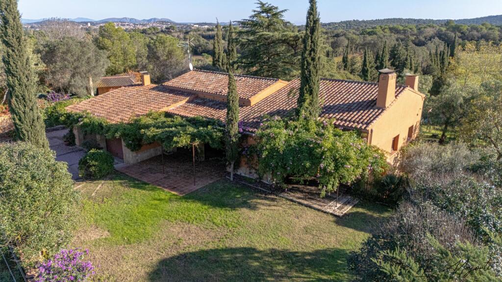 Imagen 2 de *Exclusiva Casa de Campo en Baix Empordà*