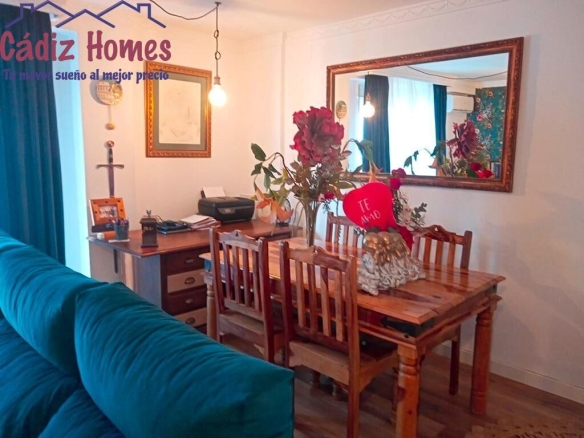 Imagen 2 de AMPLIA VIVIENDA EN PLENA AVENIDA PRINCIPAL.-ZONA VARELA