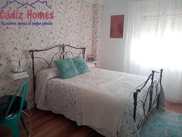 Imagen 3 de AMPLIA VIVIENDA EN PLENA AVENIDA PRINCIPAL.-ZONA VARELA