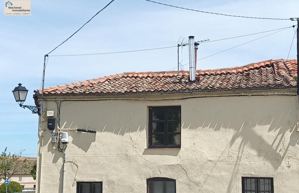Imagen 2 de Casa de pueblo junto a la iglesia