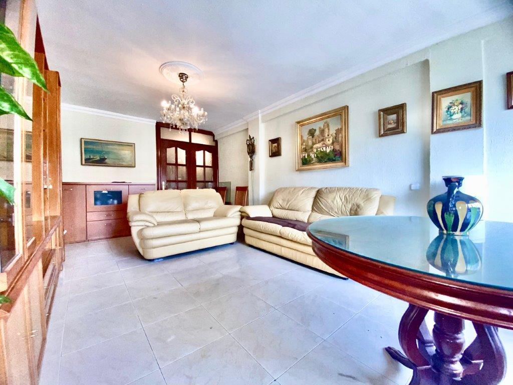Imagen 3 de IMPRESIONANTE PISO DE TRES DORMITORIOS EN MÁLAGA