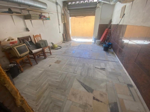Imagen 1 de LOCAL COMERCIAL EN MIRAFLORES CON POSIBILIDAD DE CONVERTIR A VIVIENDA