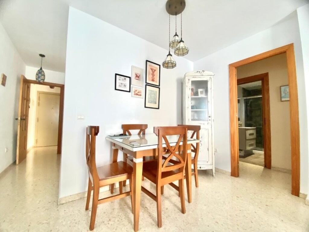 Imagen 2 de FANTÁSTICA VIVIENDA LISTA PARA ENTRAR A VIVIR EN MÁLAGA.