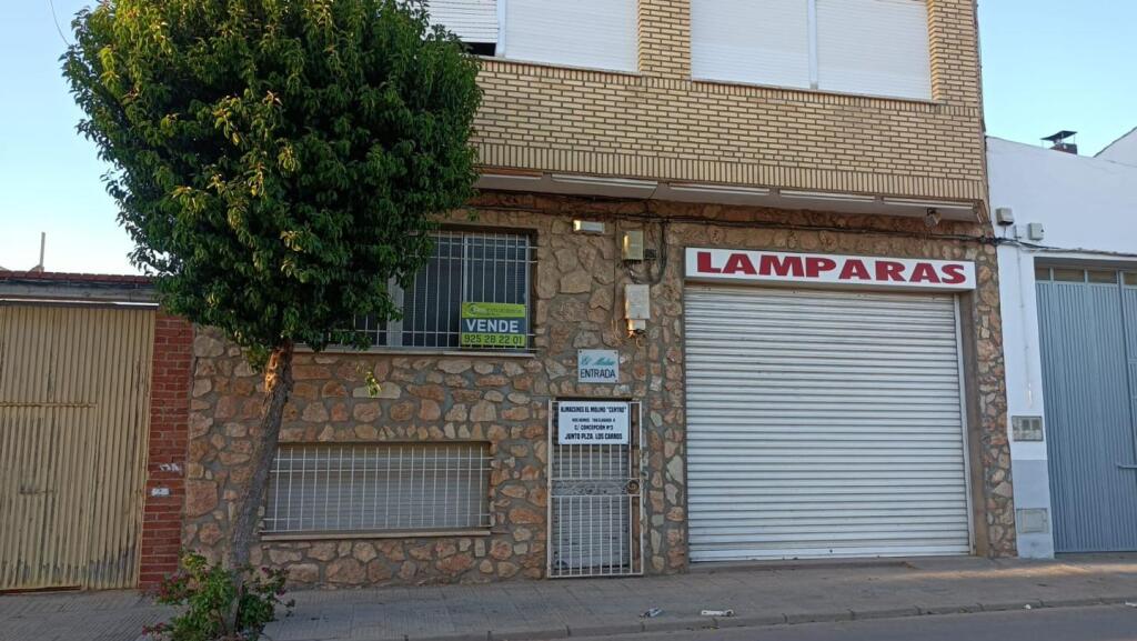 Imagen 2 de Local en venta en Quintanar de la Orden de 1035 m2