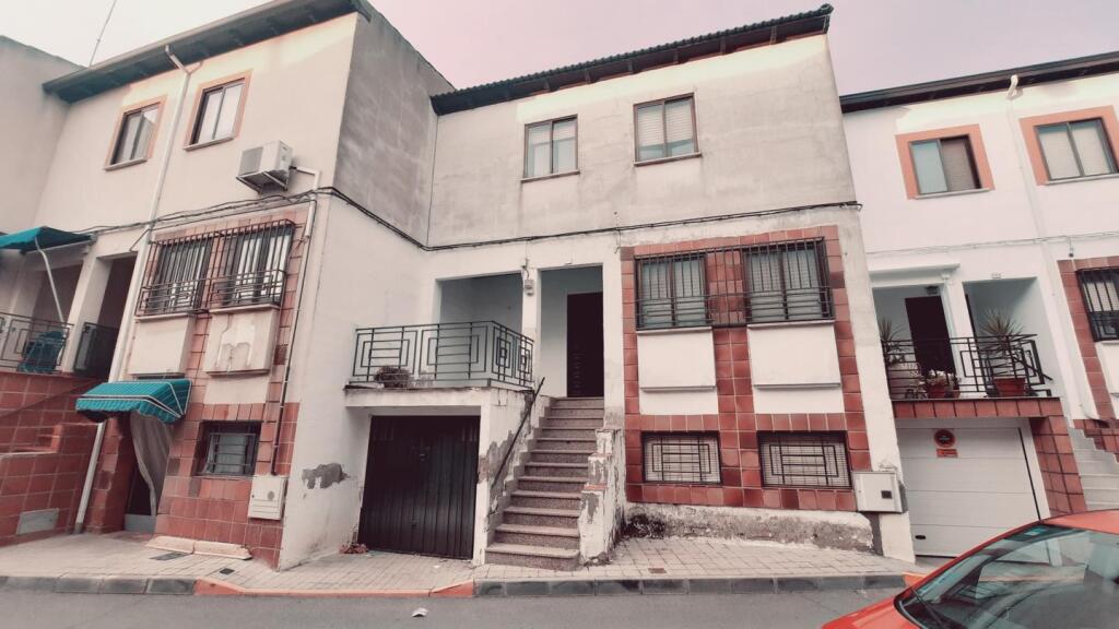 Imagen 2 de OPORTUNIDAD!! CHALET CÉNTRICO EN VILLACAÑAS