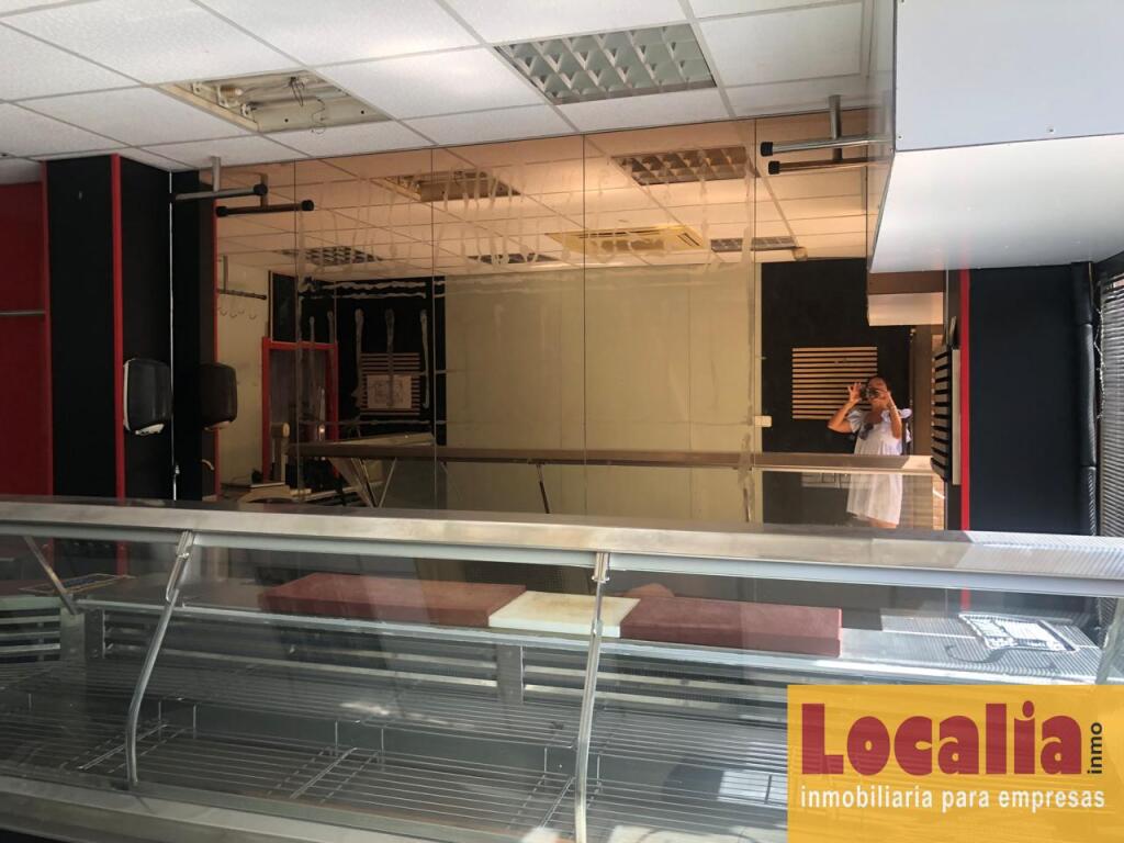 Imagen 3 de Carnicería equipada en alquiler en Torrelavega