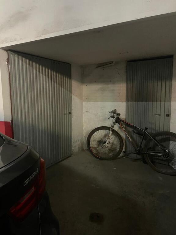 Imagen 4 de AMPLIA PLAZA DE GARAJE EN VALDEPASILLAS  EN BADAJOZ.