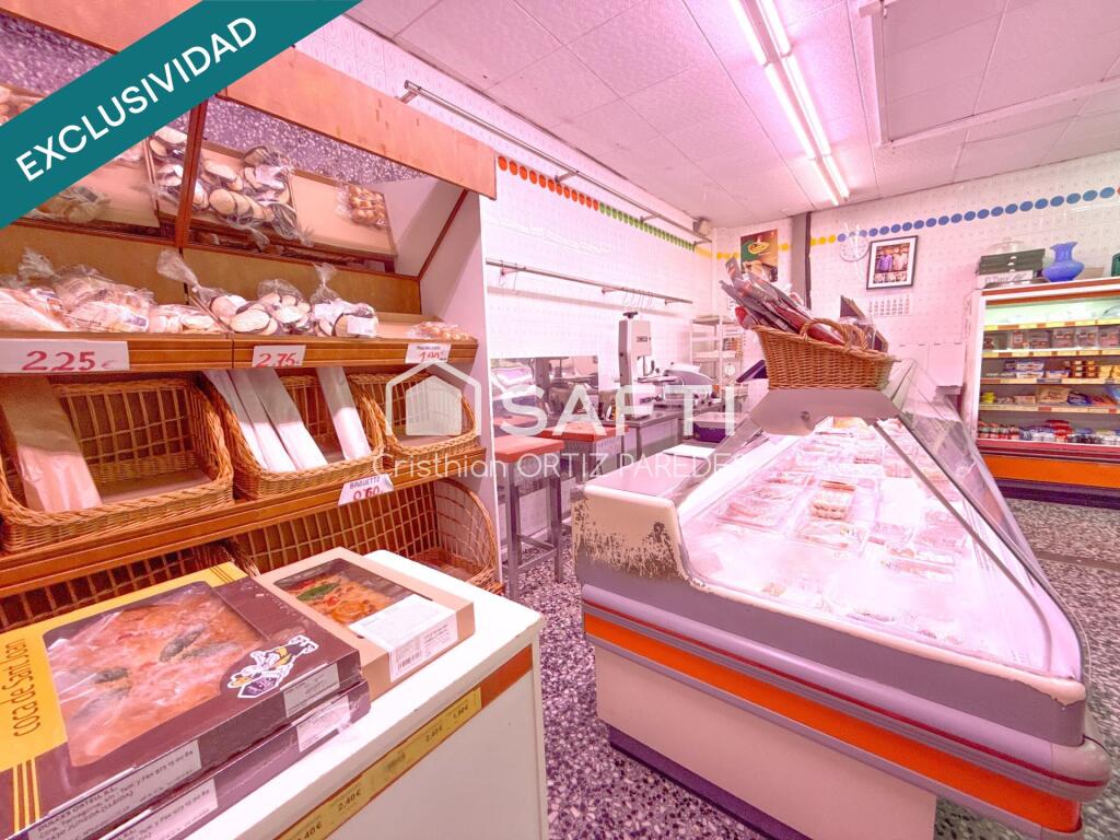 Imagen 3 de Se traspasa supermercado en Malgrat de Mar en pleno funcionamiento