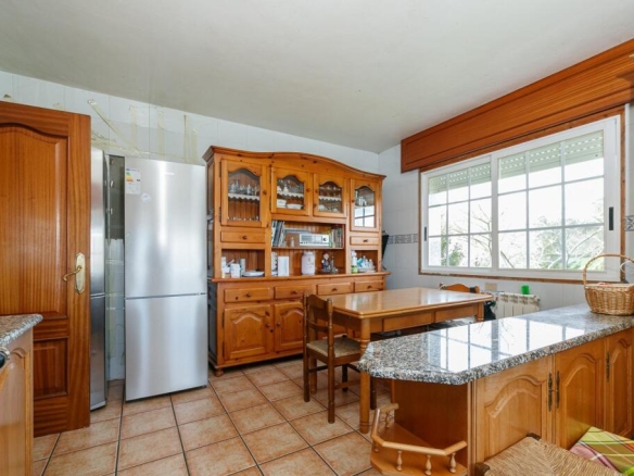 Imagen 3 de Magnífica Casa Moderna en Silleda con Terreno y Vistas Impresionantes