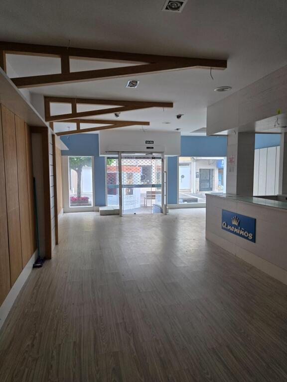 Imagen 4 de Amplio Local Comercial en el Corazón de O Grove