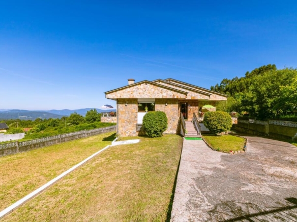 Imagen 4 de Casa o Chalet Independiente en A Hermida (Covelo)