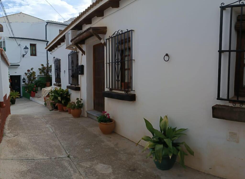Imagen 2 de CASA EN VENTA CENTRO DE ALMOGIA