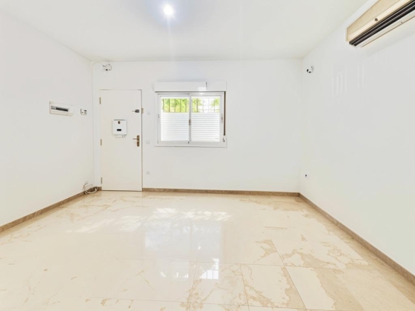 Imagen 3 de Bajo en Nervión con Licencia Turística