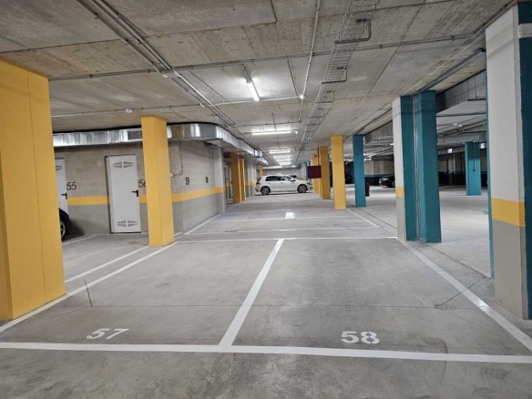Imagen 1 de Parking coche en Alquiler en Pamplona Navarra MILAGROSA
