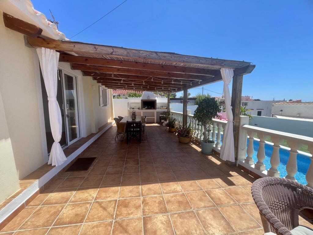 Imagen 2 de Chalet con licencia turística en Cala’n Porter – Exclusividad y confort en Menorca