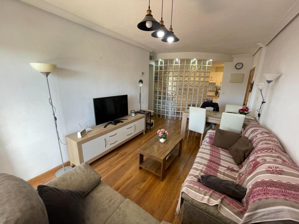 Imagen 2 de Fantástica vivienda renovada en urbanización privada en Collados