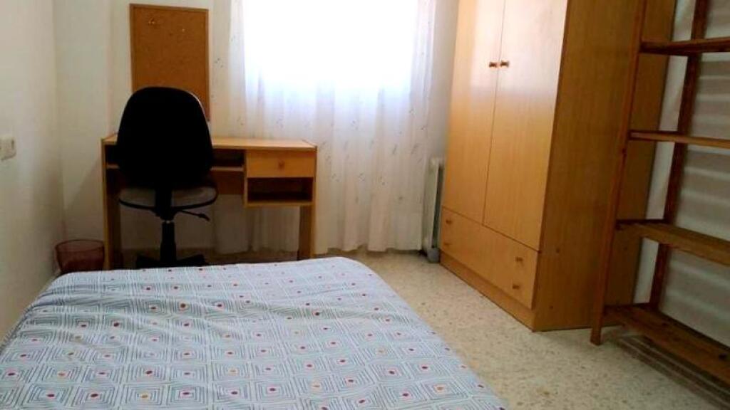 Imagen 3 de ¡¡ESTUDIANTES!! 4 DORMITORIOS EN PLUTARCO!!! ¿A QUE ESPERAS PARA VERLO?