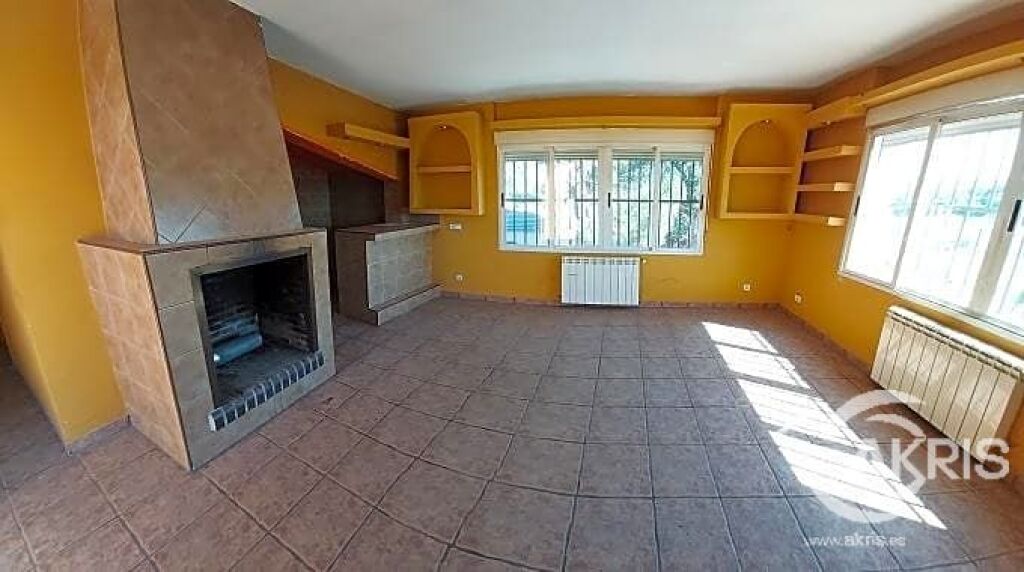 NO SE PUEDE VISITAR!! FORMADA POR 2 CHALETS