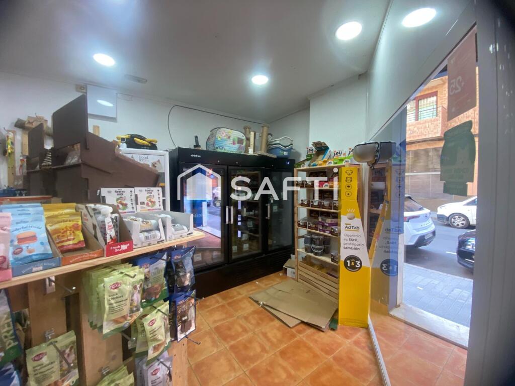 Imagen 4 de Amplio bajo comercial en Torrent con escaparate